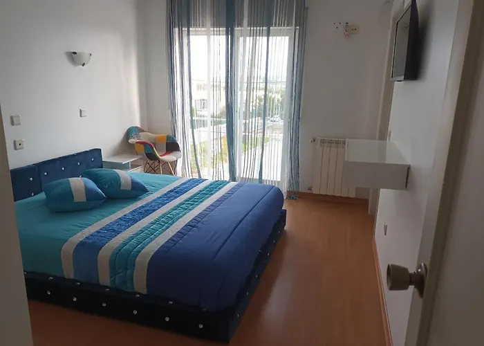 O Ninho Do Pinhal * Bombardeira